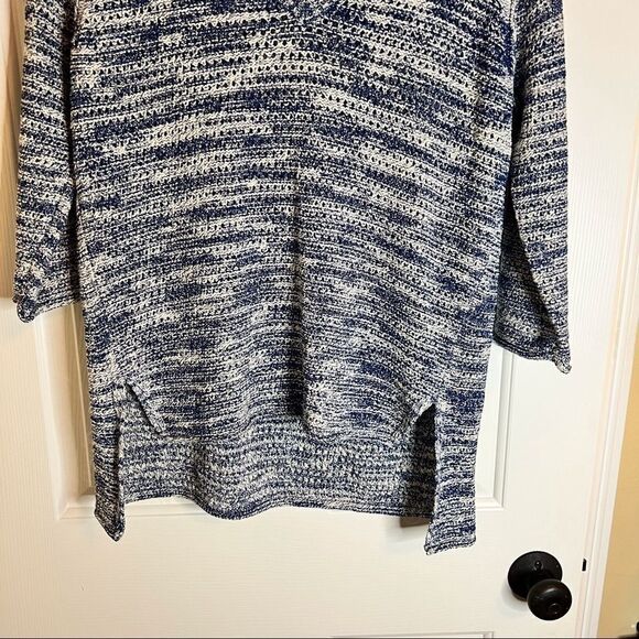 Michael Stars VNeck Flowy Sweater, Longer in back.  Size is XS/S. - Picture 3 of 5